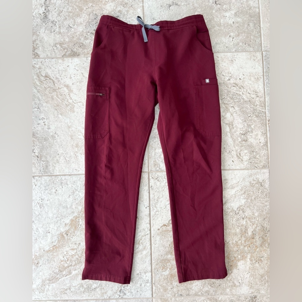 FIGS Women’s Yola Skinny Straight Leg Scrub Pants in Burgundy, size M